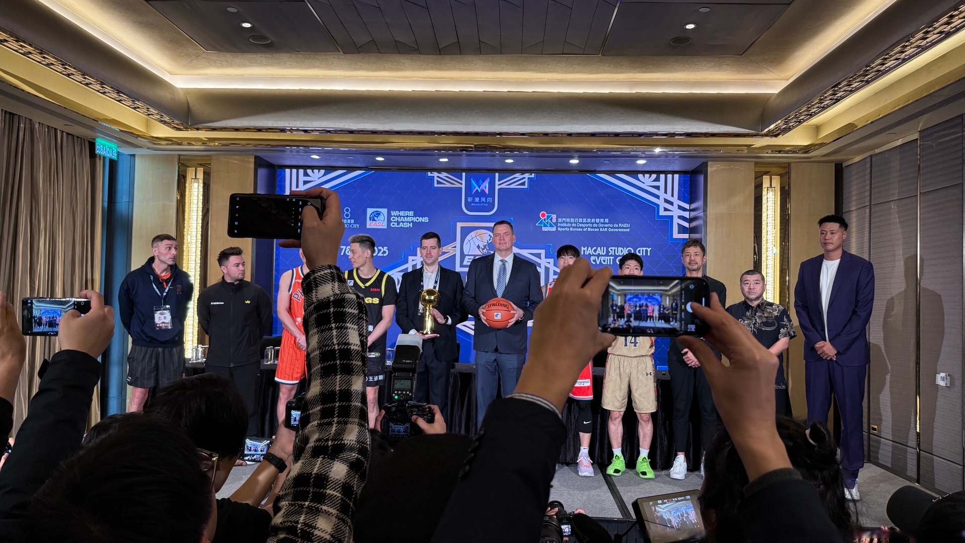 英雄联盟S15-关于圣安东尼奥马刺发布备战花絮，国际比赛日远射贴柱，葡超任务艰巨，球队文化再被提及的信息