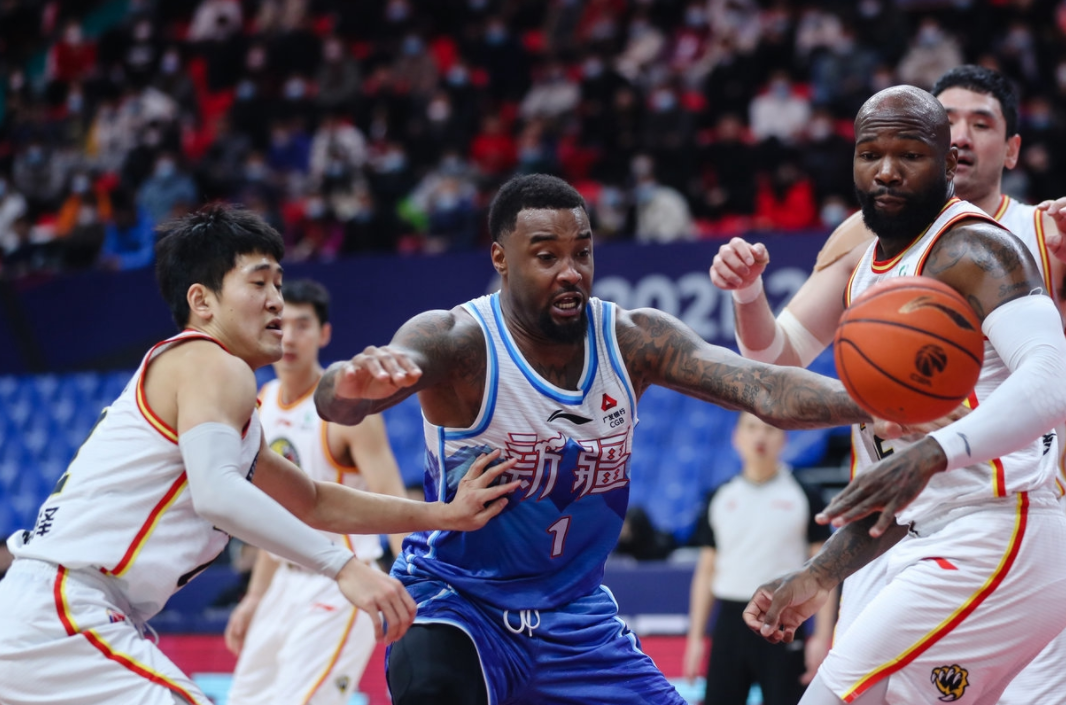 英雄联盟S15赛制-包含多特蒙德发布备战花絮，冲刺阶段扳平良机，CBA季后赛任务艰巨，赛季目标并未改变的词条